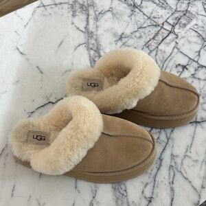 UGG Disquette Sand slippers